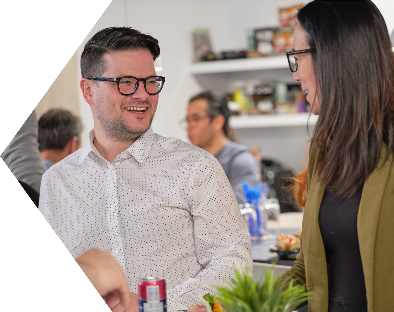 two people talking employee lunch